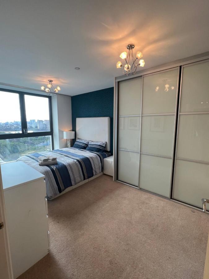 Cityscape Serenity: 10Th Floor Oasis Near City Airport, Excel & 02 Leilighet London Eksteriør bilde