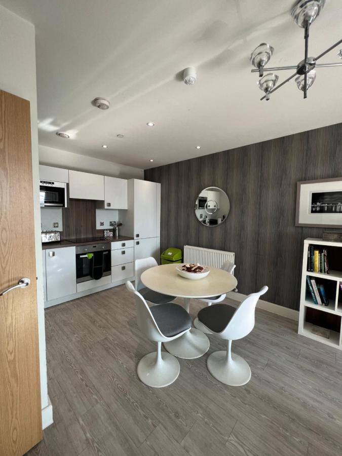 Cityscape Serenity: 10Th Floor Oasis Near City Airport, Excel & 02 Leilighet London Eksteriør bilde