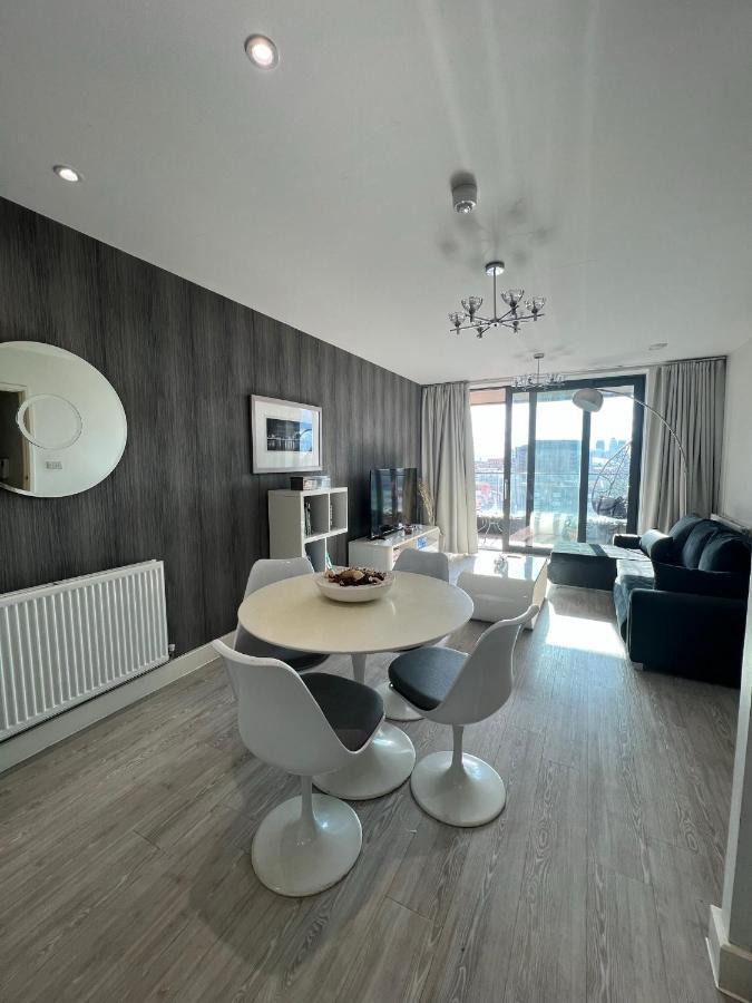 Cityscape Serenity: 10Th Floor Oasis Near City Airport, Excel & 02 Leilighet London Eksteriør bilde