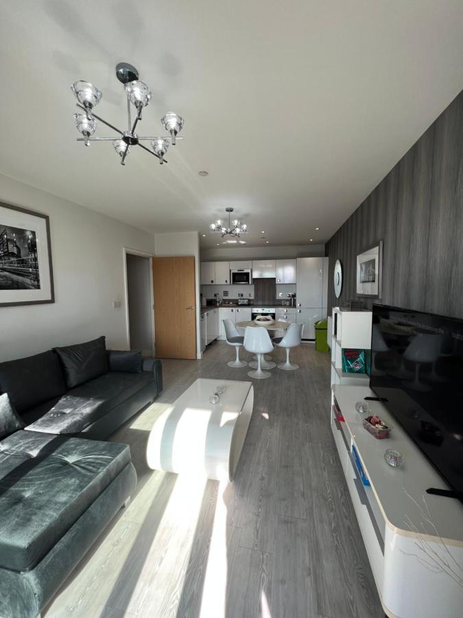 Cityscape Serenity: 10Th Floor Oasis Near City Airport, Excel & 02 Leilighet London Eksteriør bilde