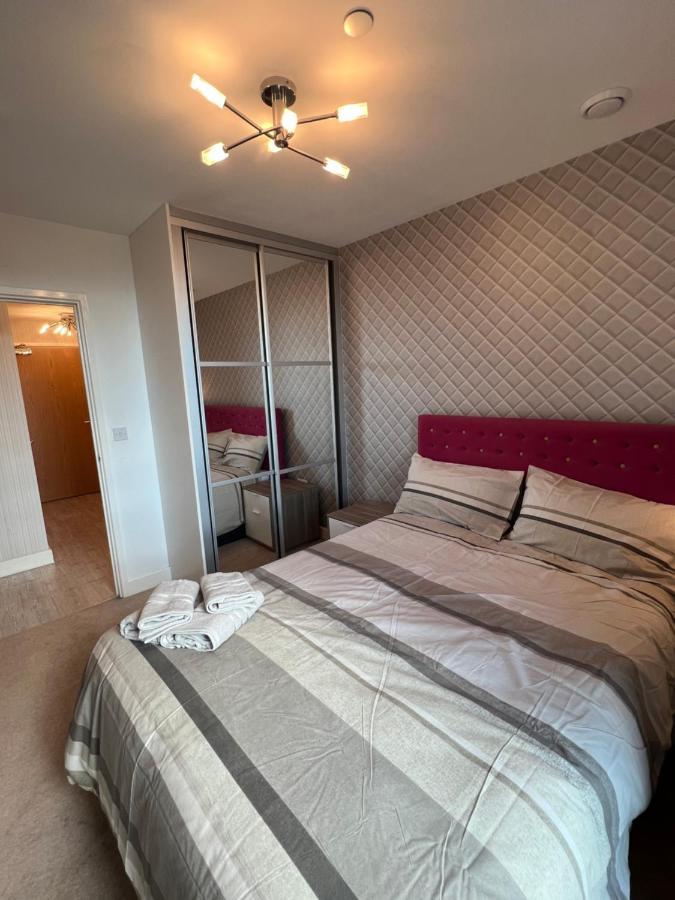 Cityscape Serenity: 10Th Floor Oasis Near City Airport, Excel & 02 Leilighet London Eksteriør bilde